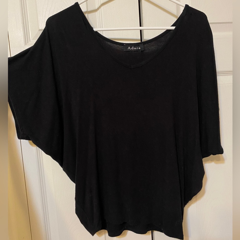 😍(3/$10) ADARA Flowy Black Top